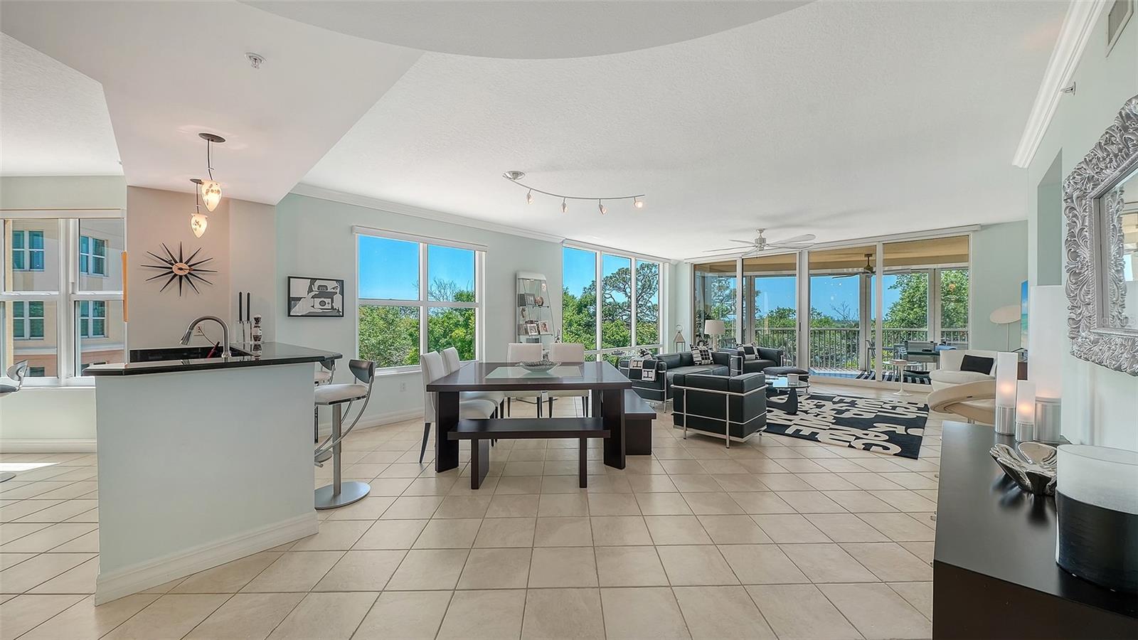 409 NORTH POINT RD #401