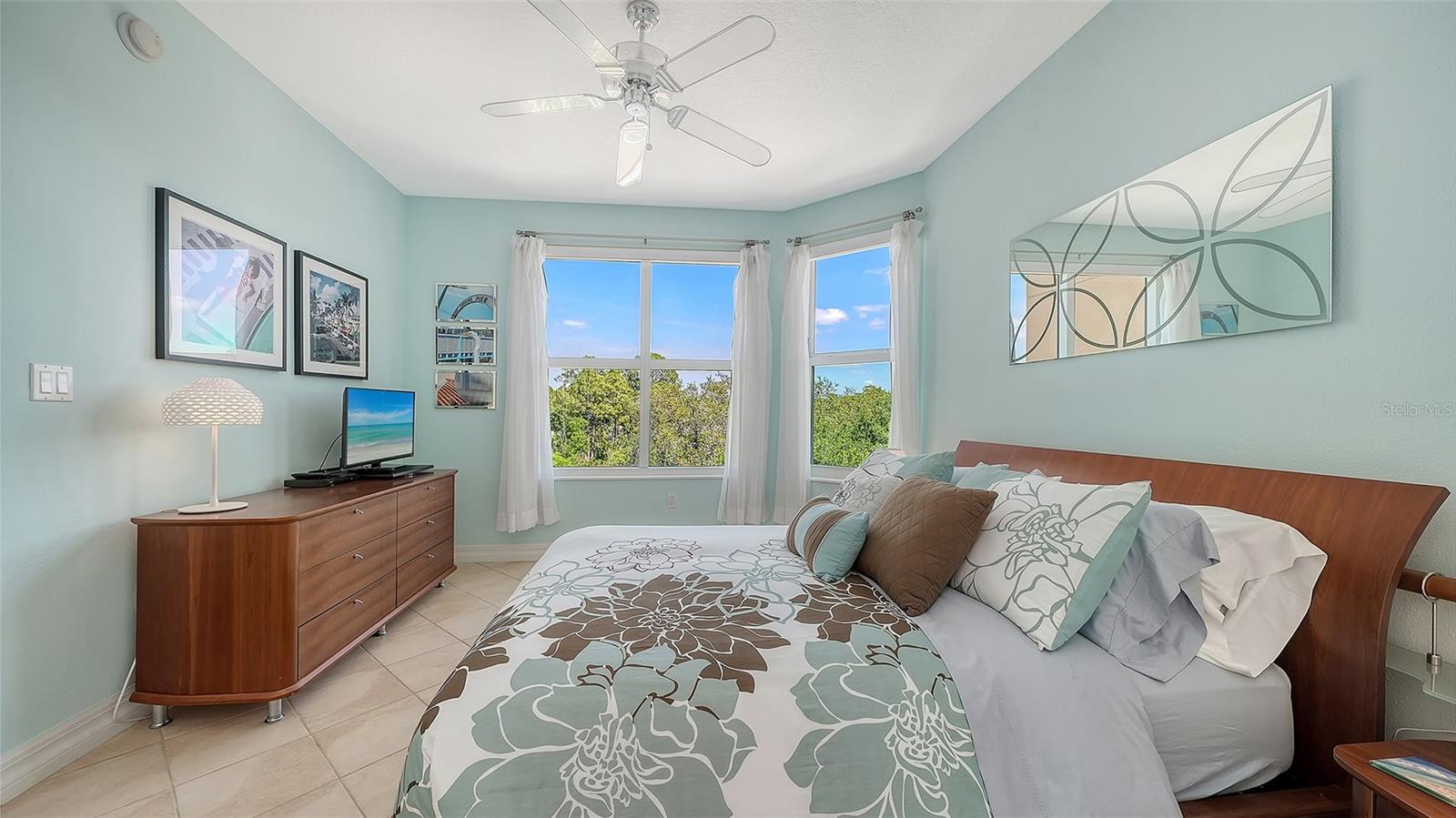 409 NORTH POINT RD #401