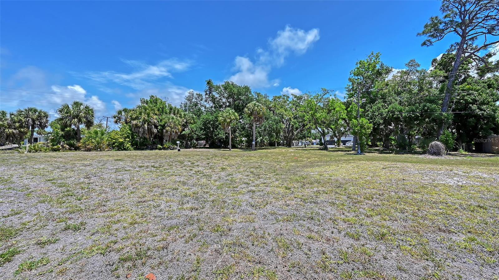 168 N TAMIAMI TRL