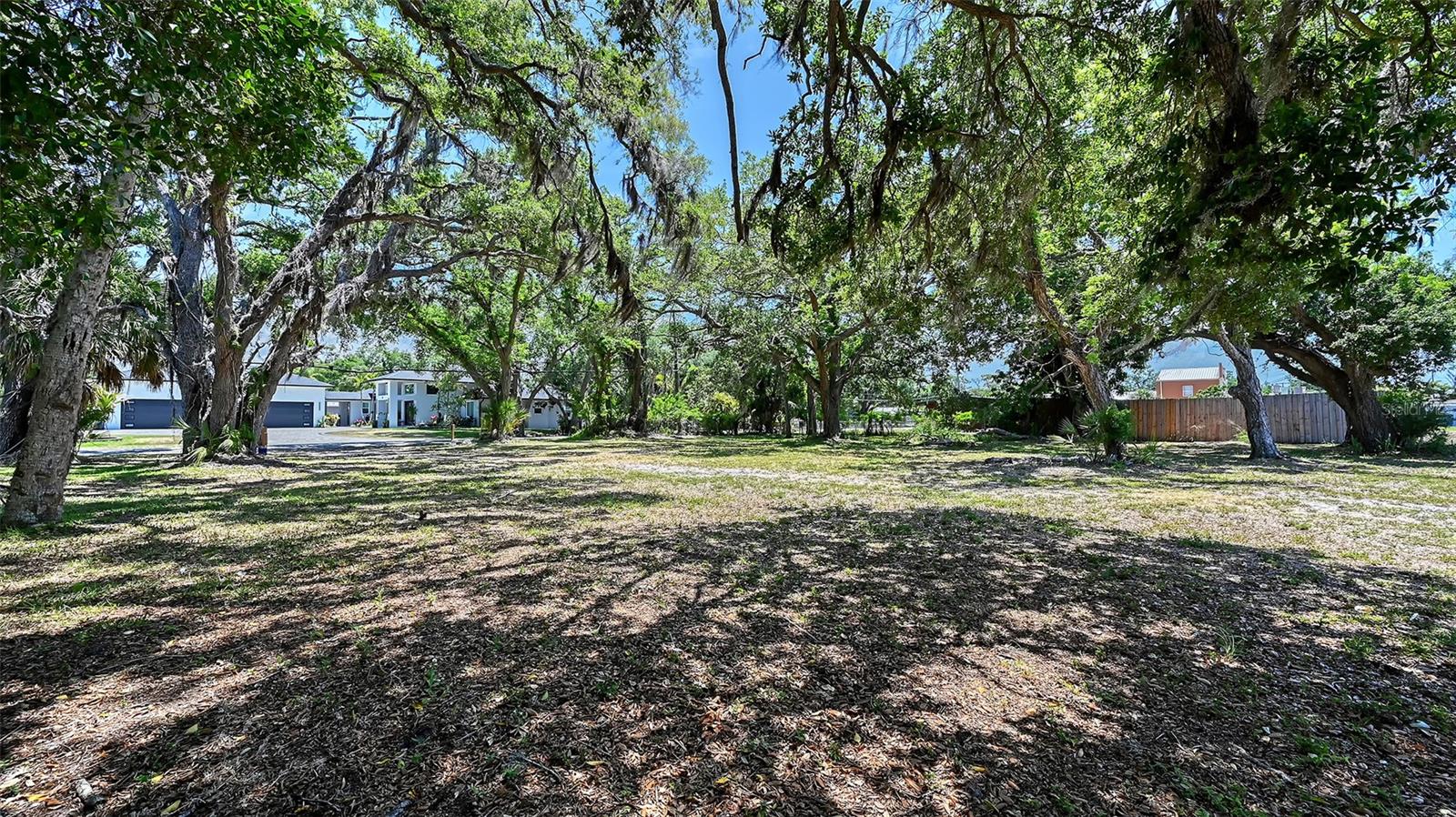 168 N TAMIAMI TRL