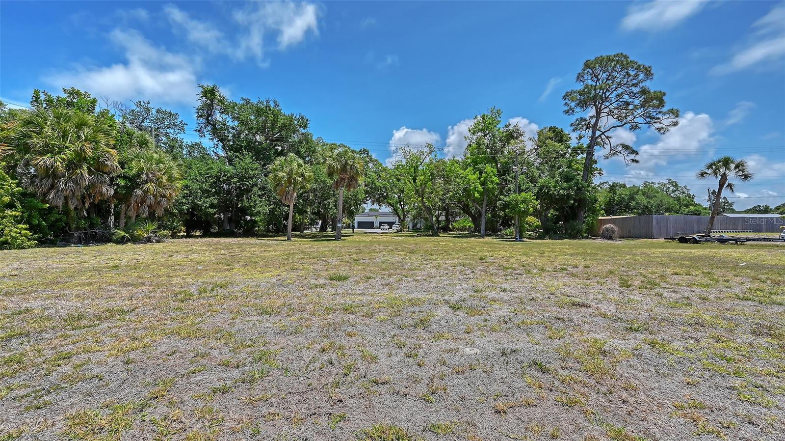 168 N TAMIAMI TRL