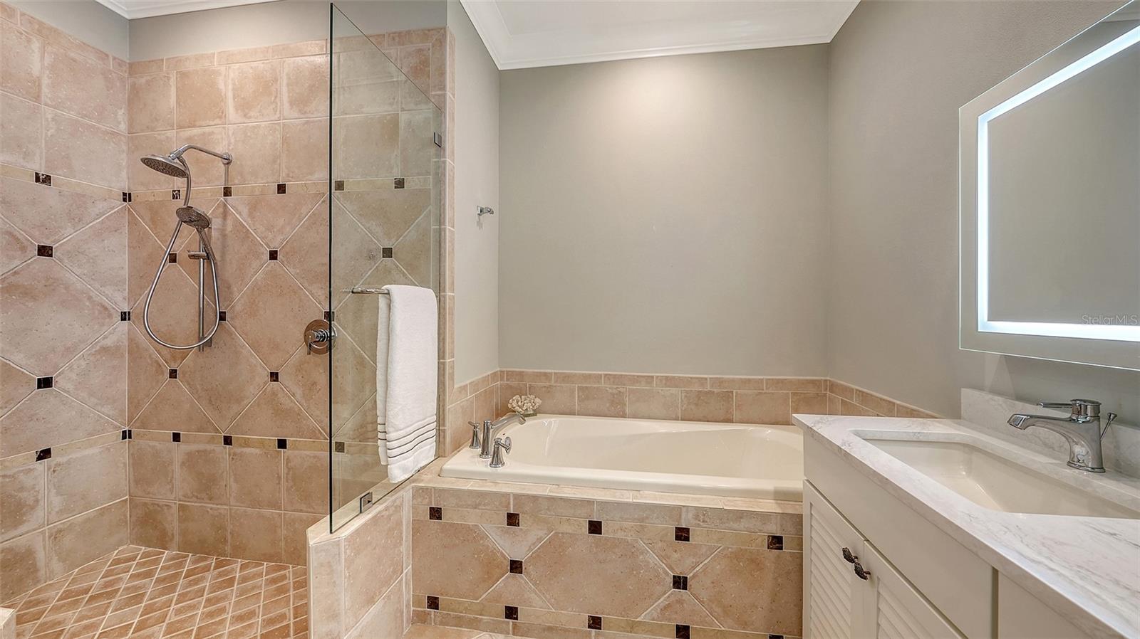 292 TURQUOISE LN