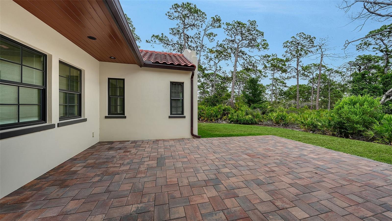 360 N POINT RD