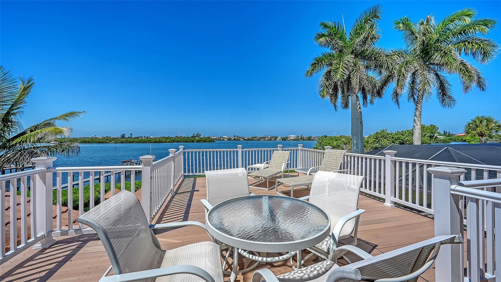 321 LOOKOUT POINT DR