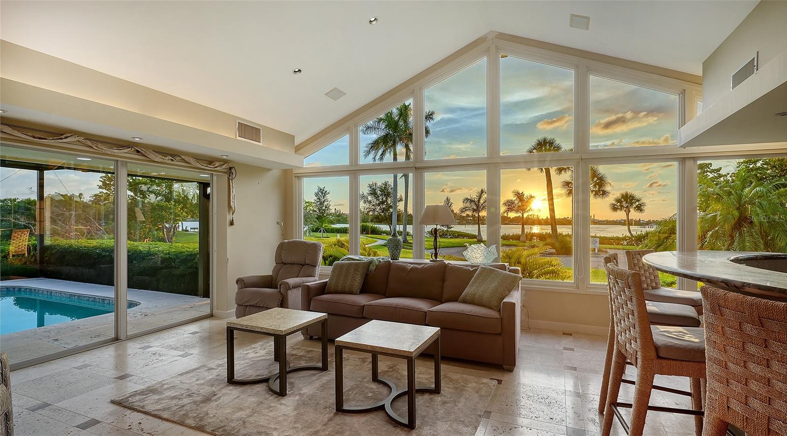 321 LOOKOUT POINT DR