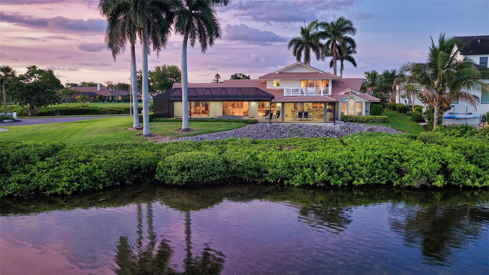 321 LOOKOUT POINT DR