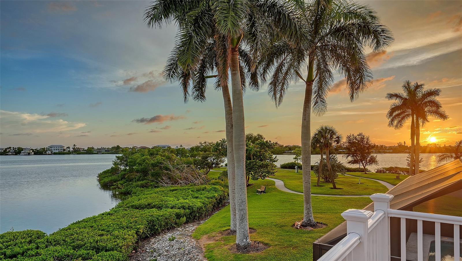321 LOOKOUT POINT DR