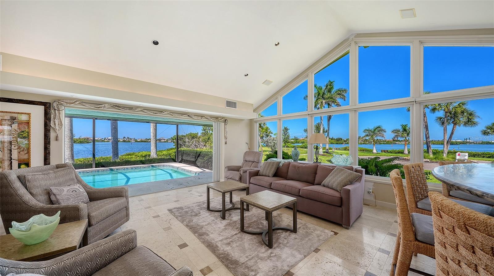 321 LOOKOUT POINT DR
