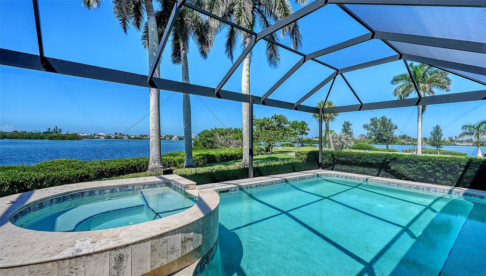 321 LOOKOUT POINT DR