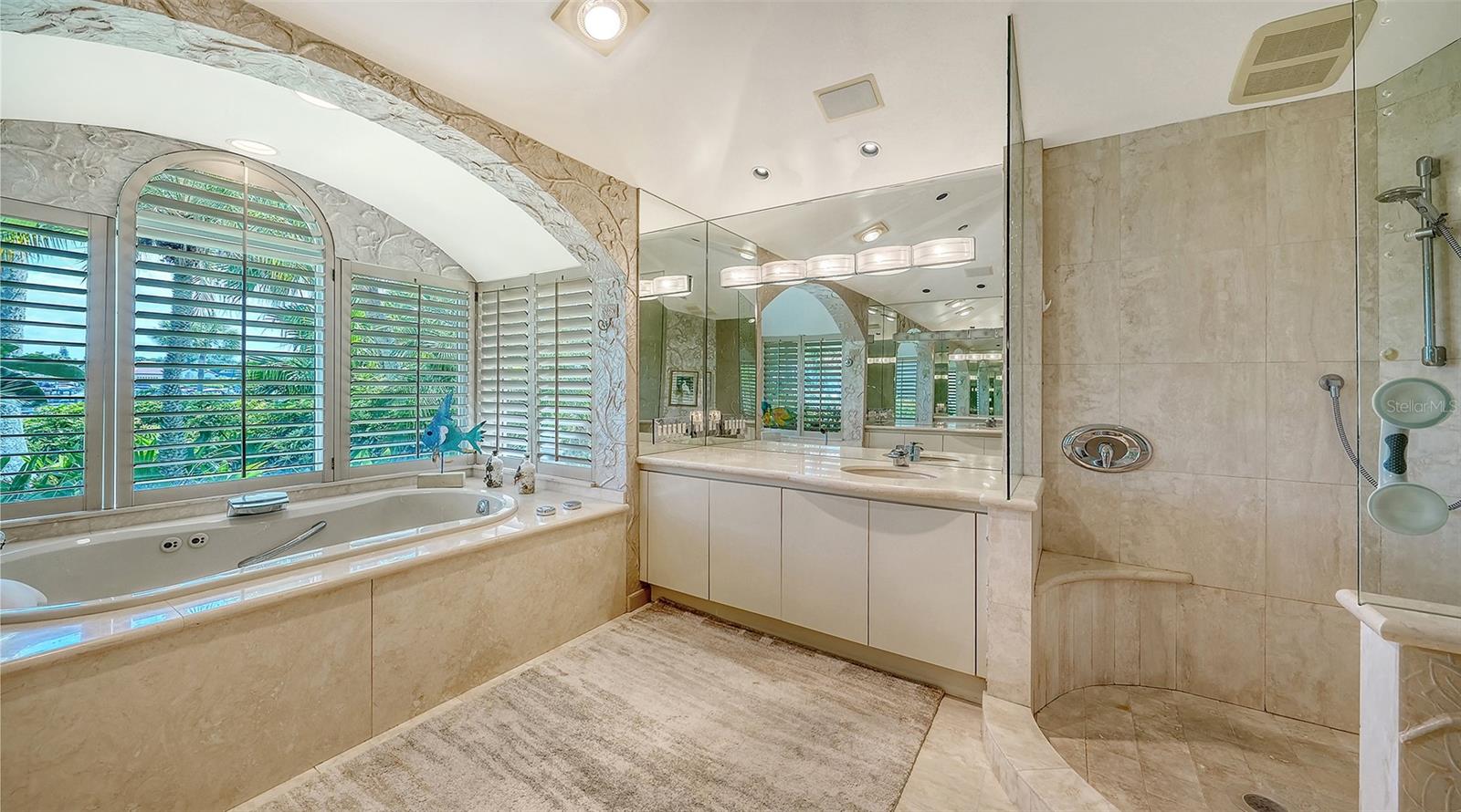 321 LOOKOUT POINT DR
