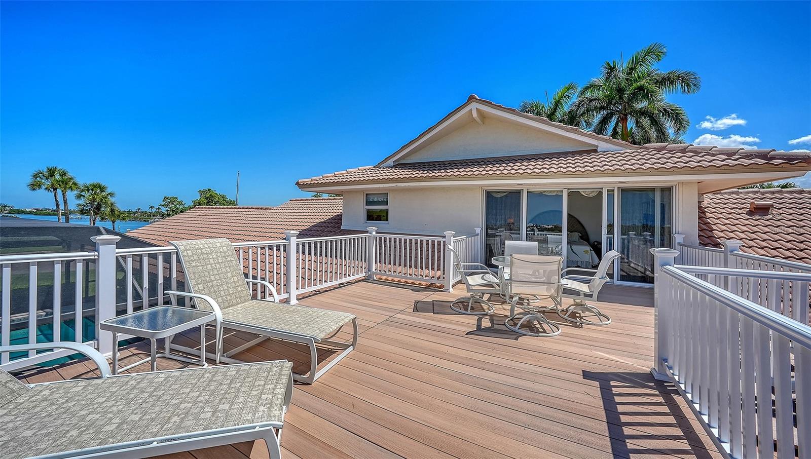 321 LOOKOUT POINT DR