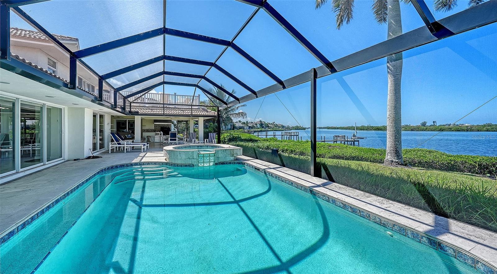 321 LOOKOUT POINT DR