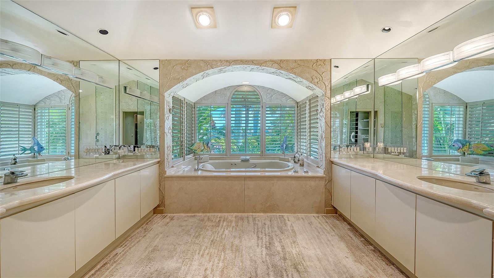 321 LOOKOUT POINT DR