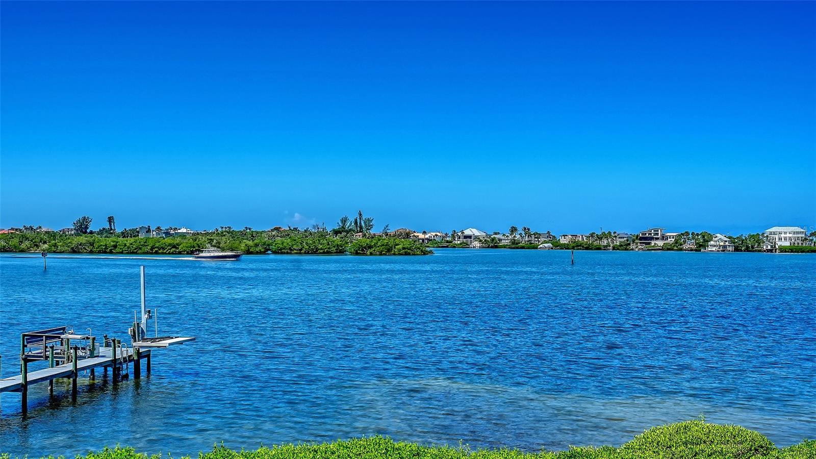 321 LOOKOUT POINT DR