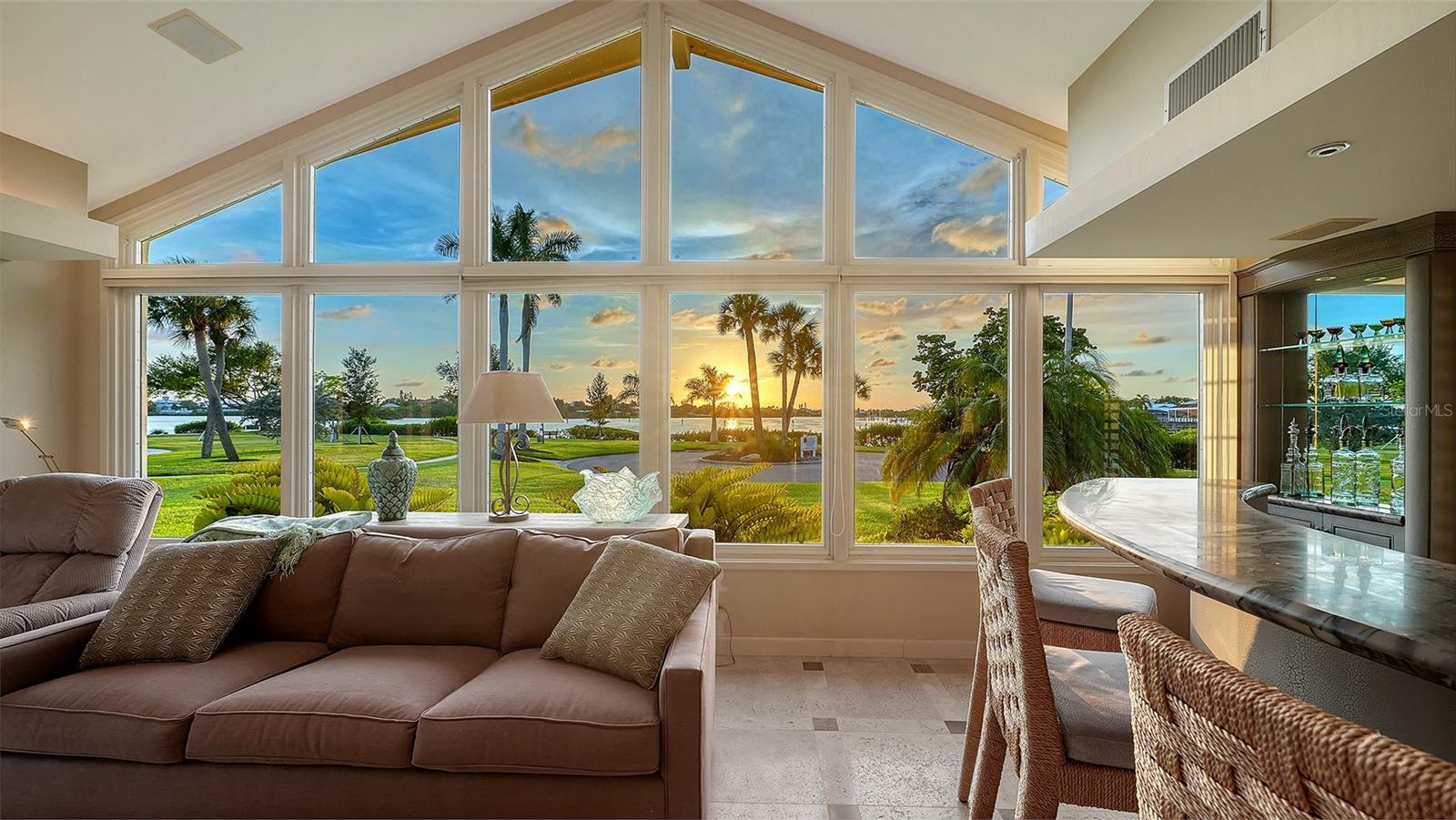 321 LOOKOUT POINT DR