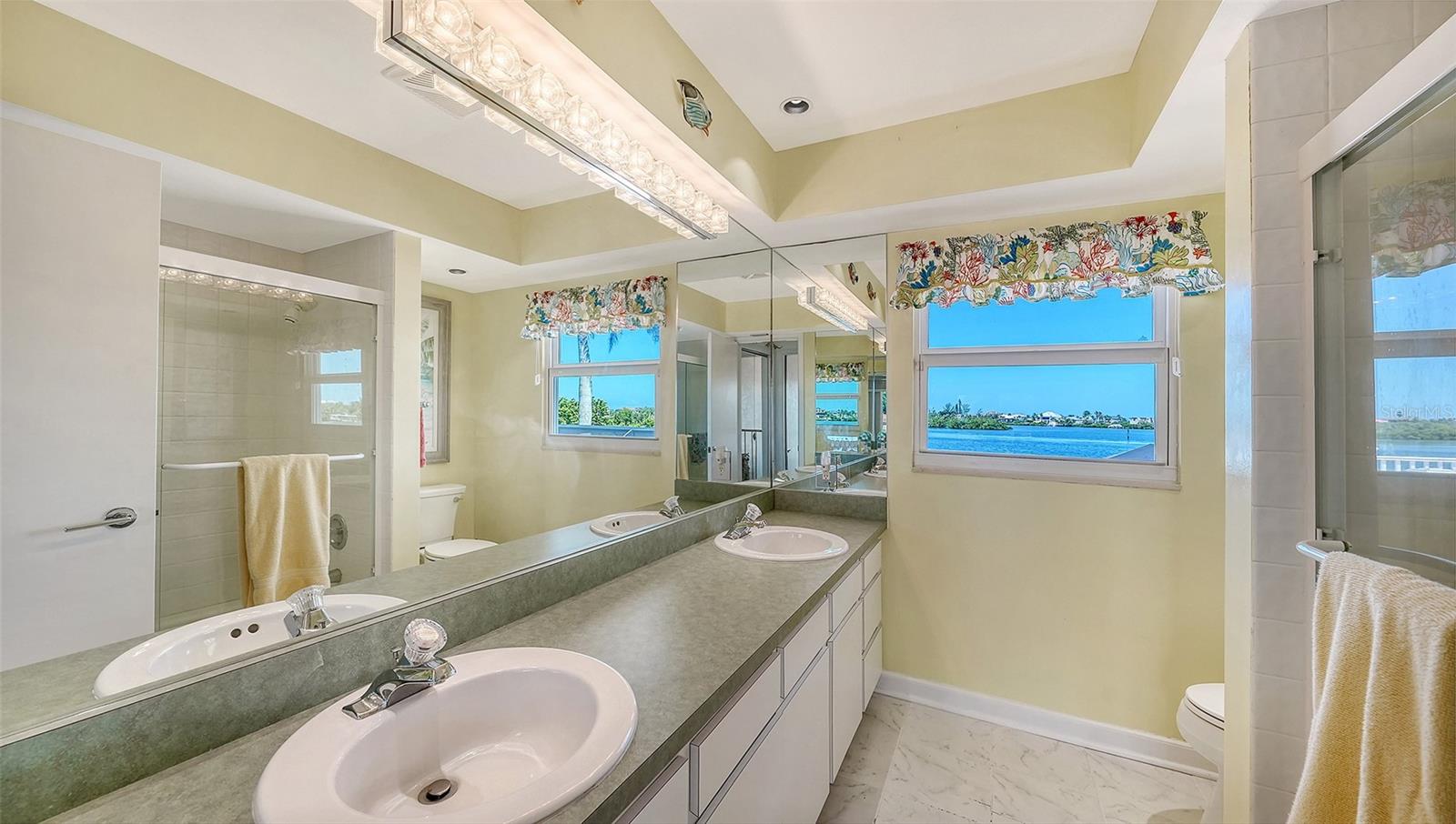 321 LOOKOUT POINT DR