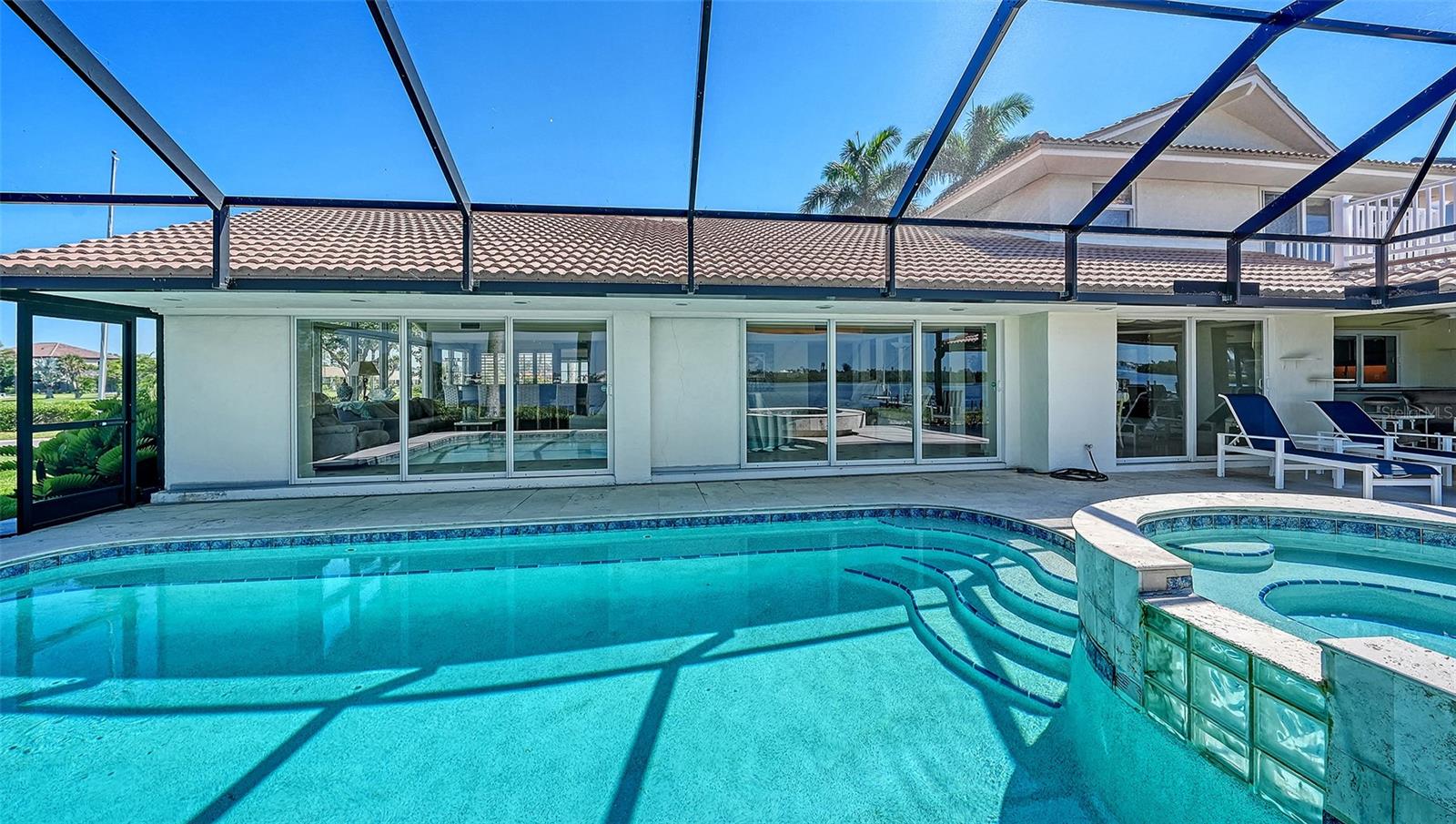 321 LOOKOUT POINT DR