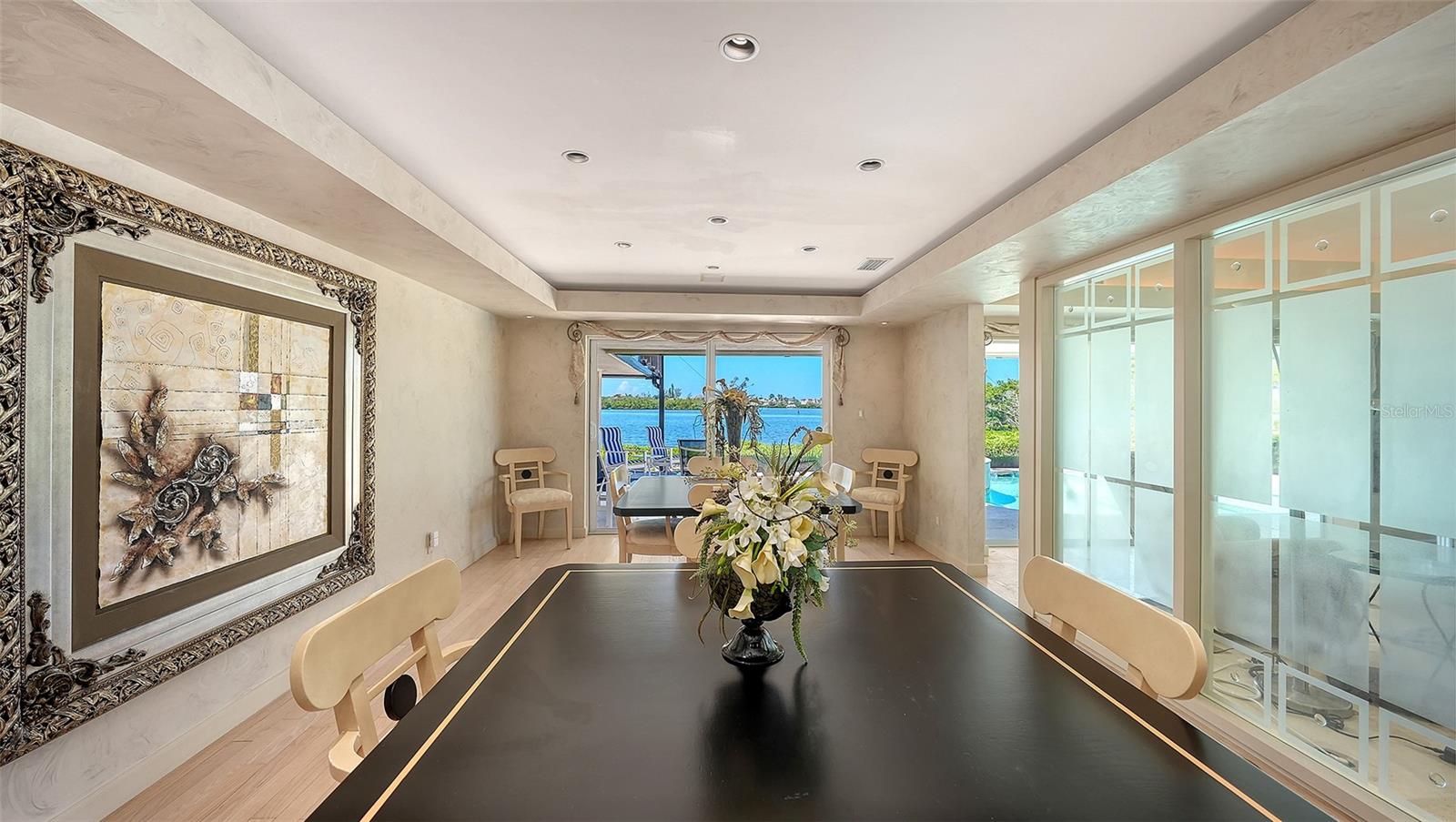 321 LOOKOUT POINT DR