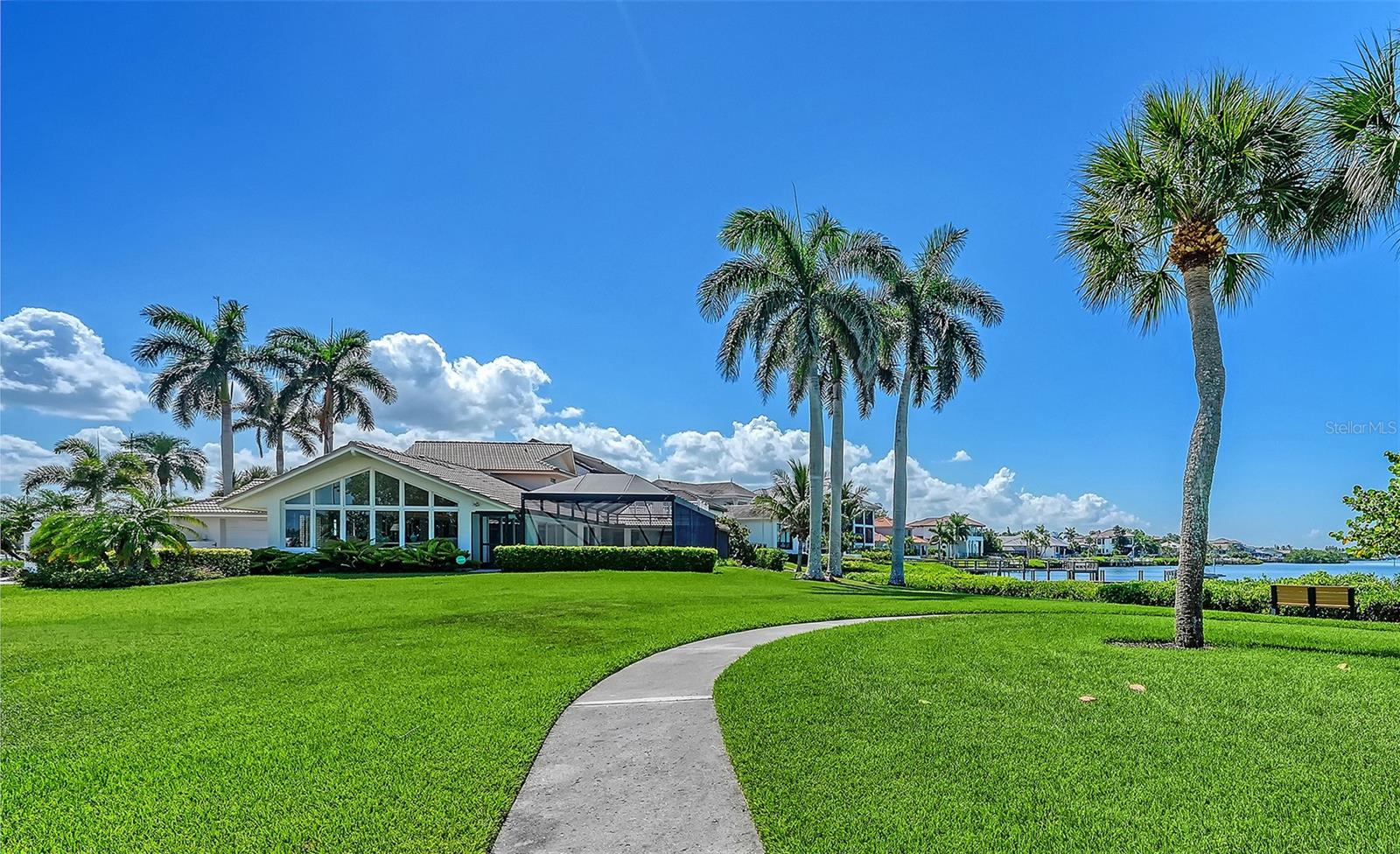 321 LOOKOUT POINT DR