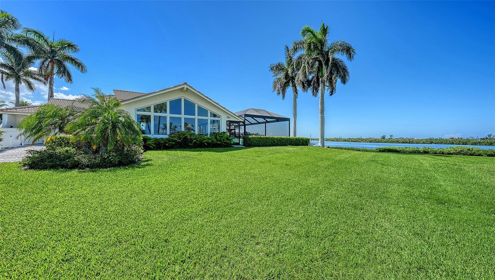 321 LOOKOUT POINT DR