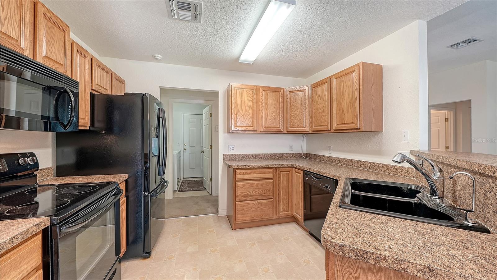 2452 ASHTON RD