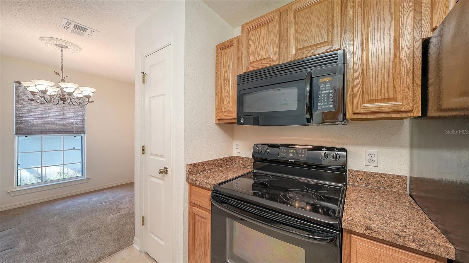 2452 ASHTON RD