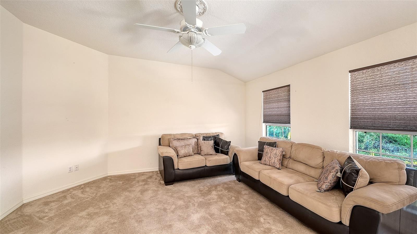 2452 ASHTON RD