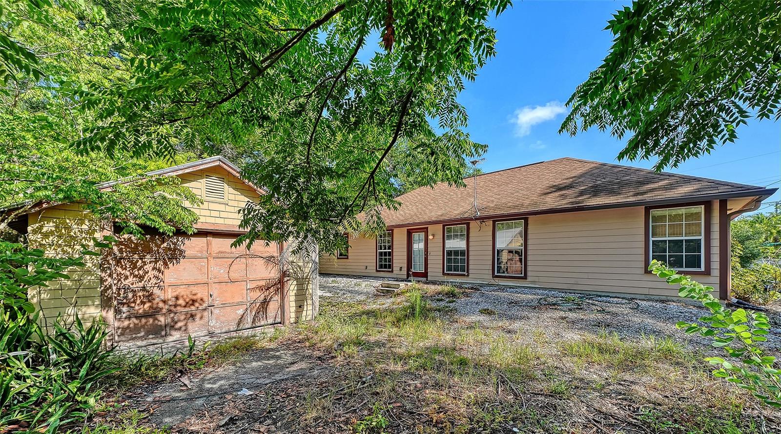 2452 ASHTON RD