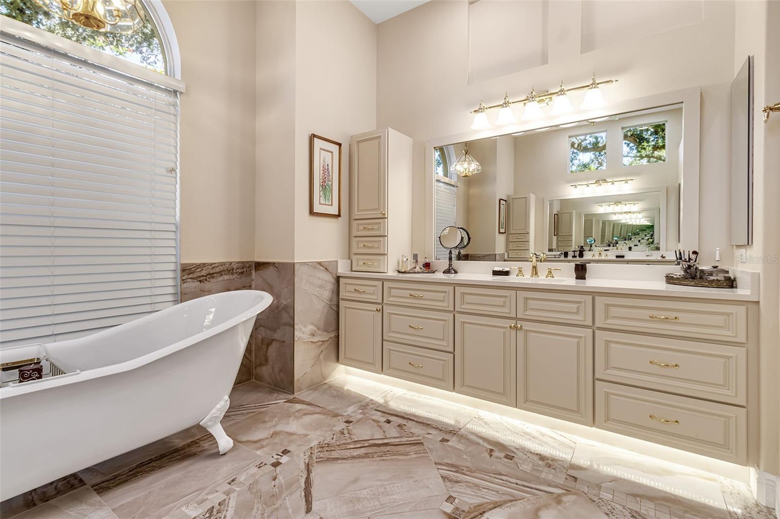 362 MACEWEN DR
