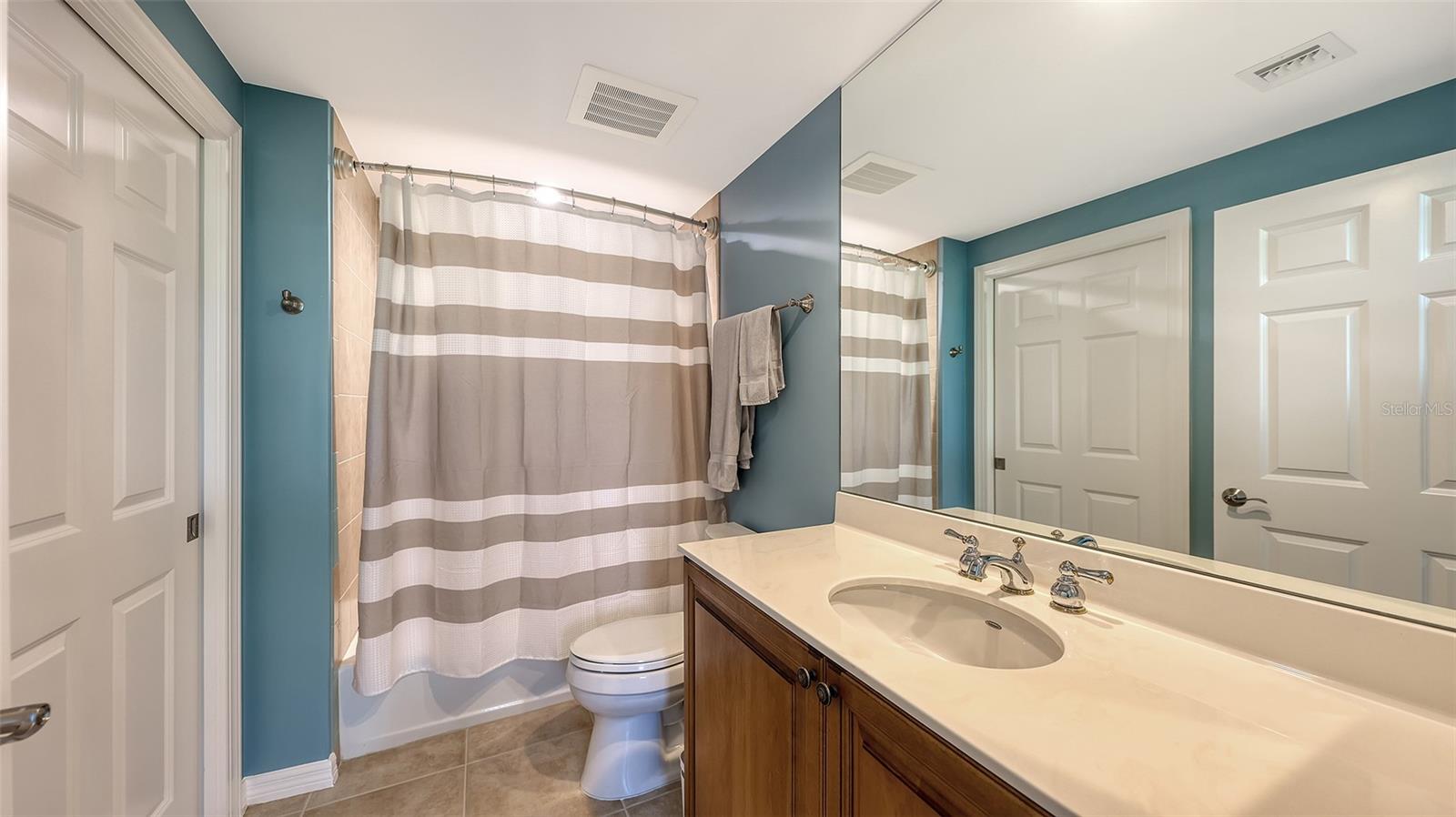 3621 NORTH POINT RD #403
