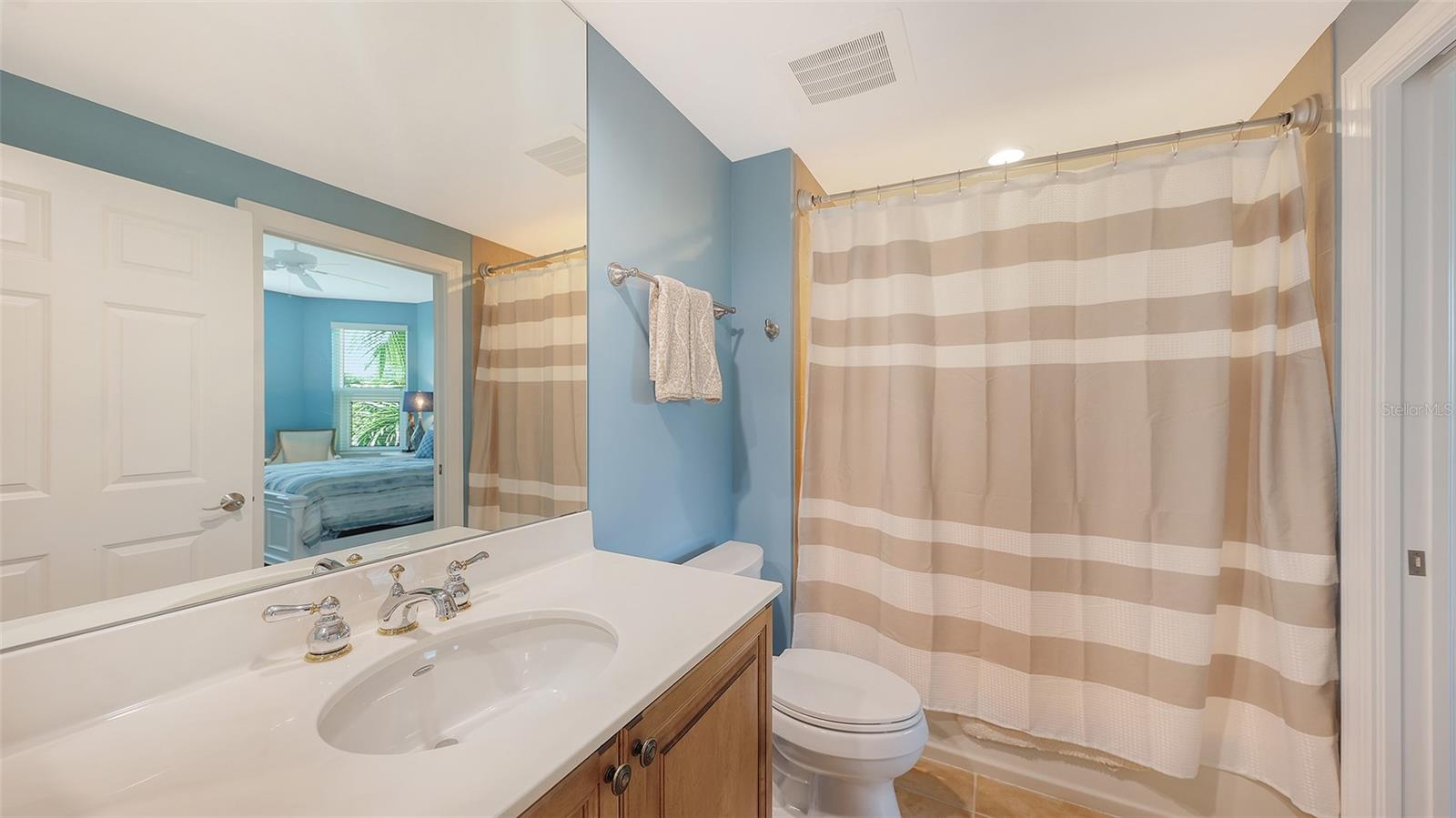 3621 NORTH POINT RD #403