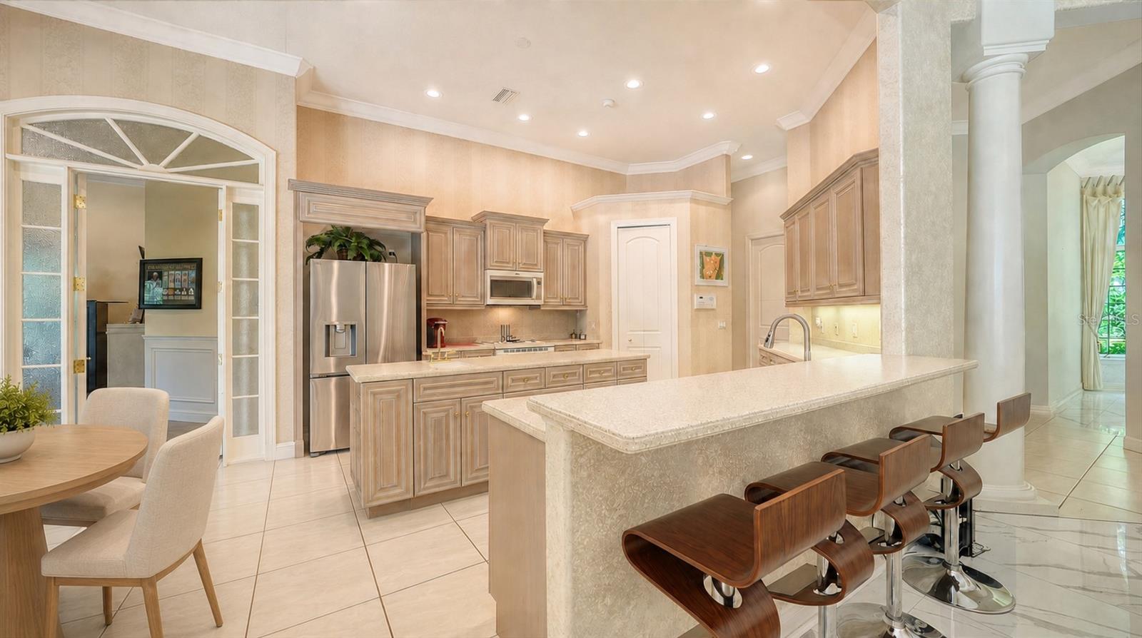 402 MACEWEN DR