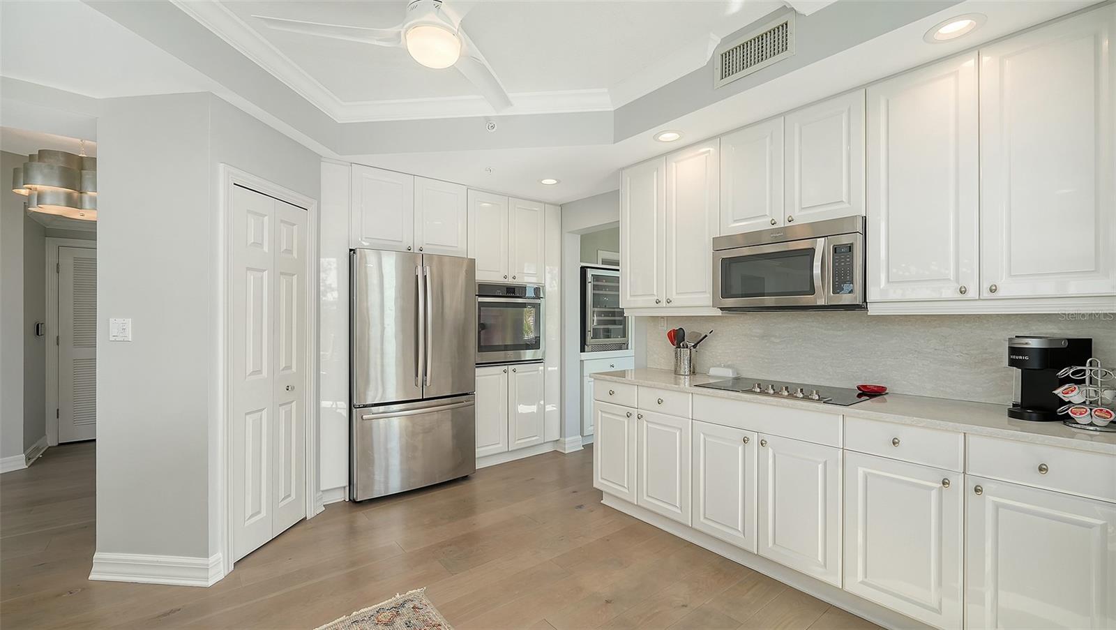 385 N POINT RD #301