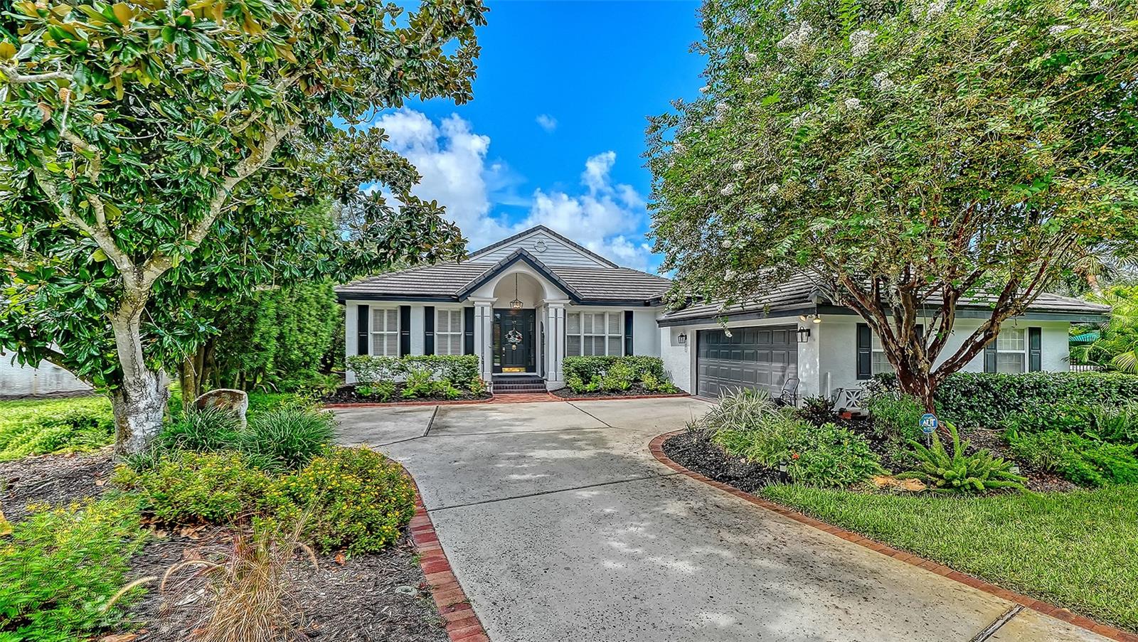 17 BAYHEAD LN