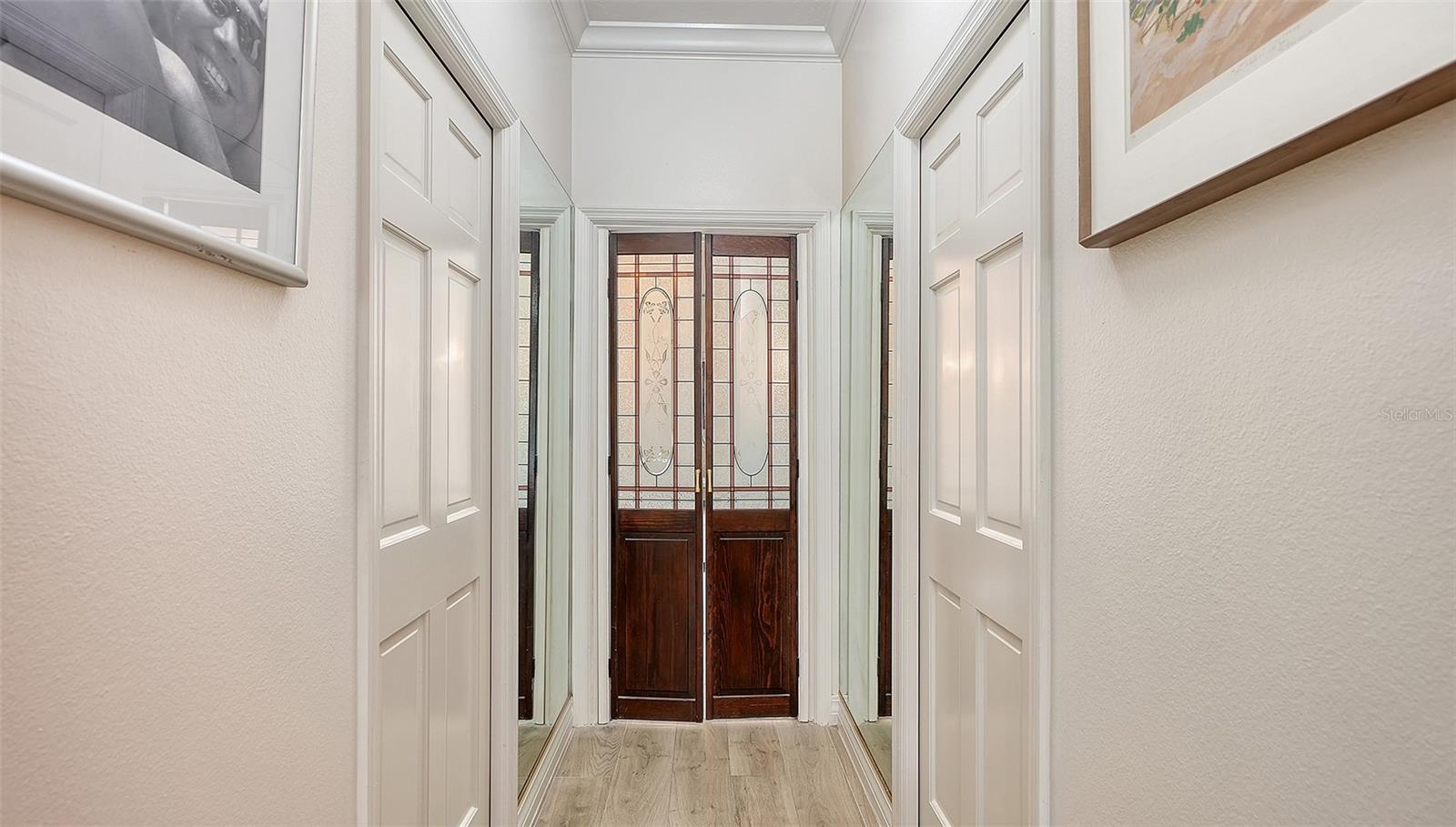 17 BAYHEAD LN