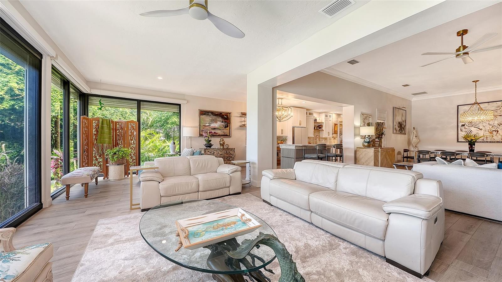 17 BAYHEAD LN