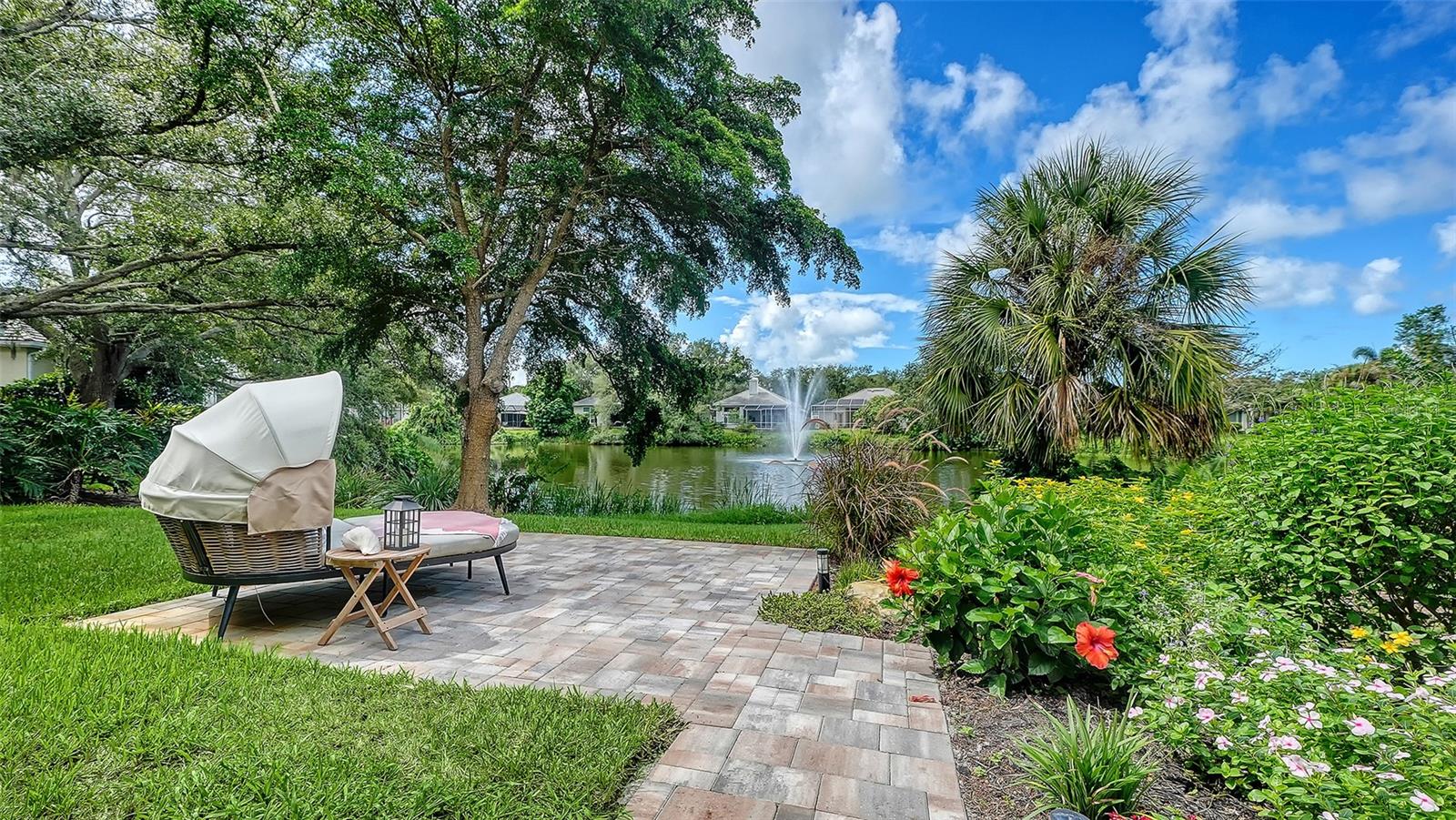 17 BAYHEAD LN