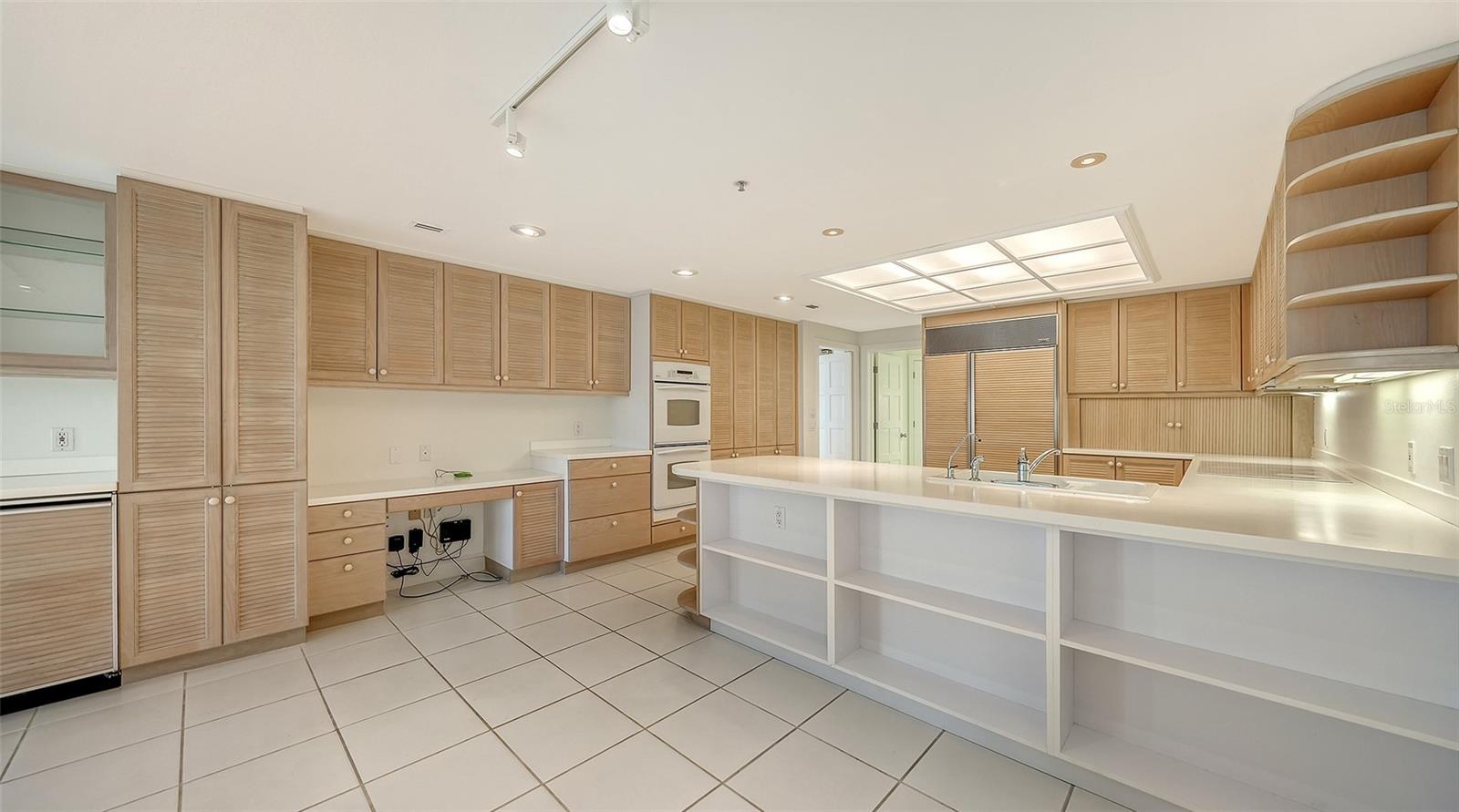 2550 HARBOURSIDE DR #334