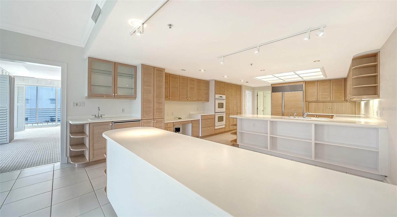 2550 HARBOURSIDE DR #334