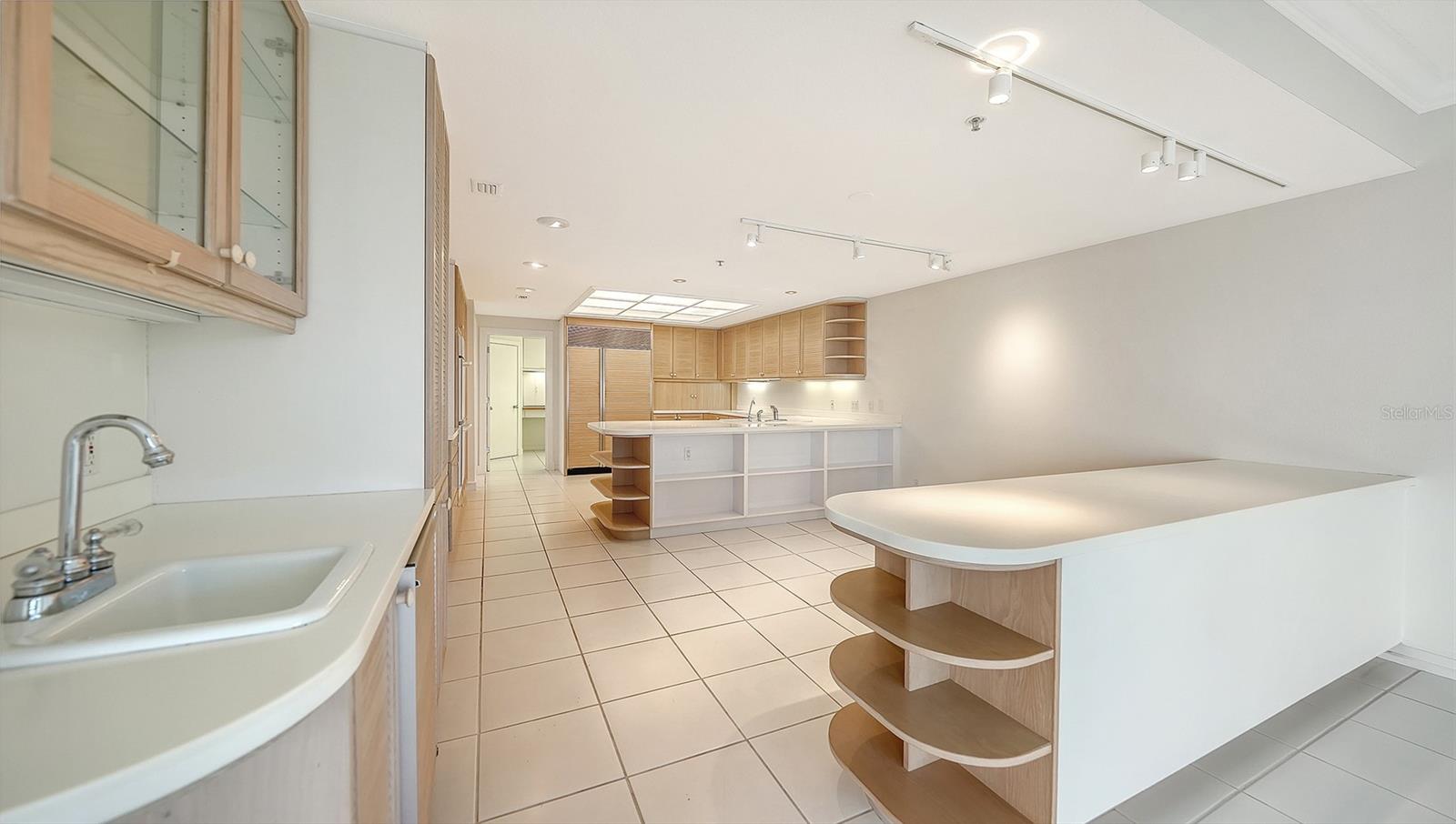2550 HARBOURSIDE DR #334