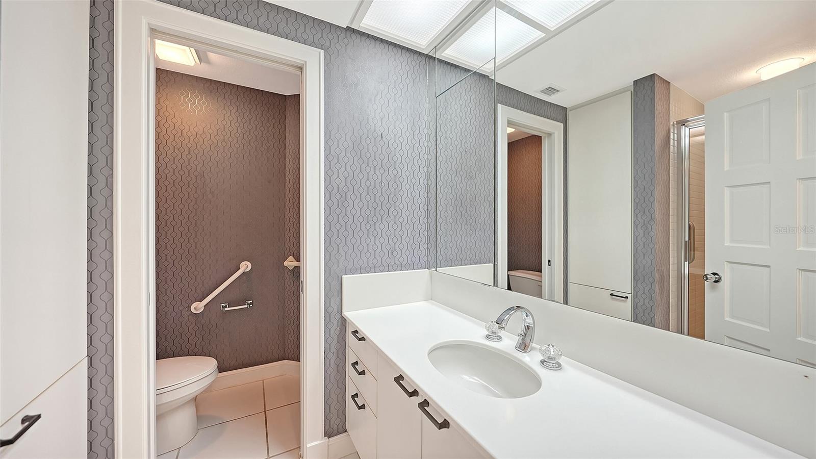 2550 HARBOURSIDE DR #334