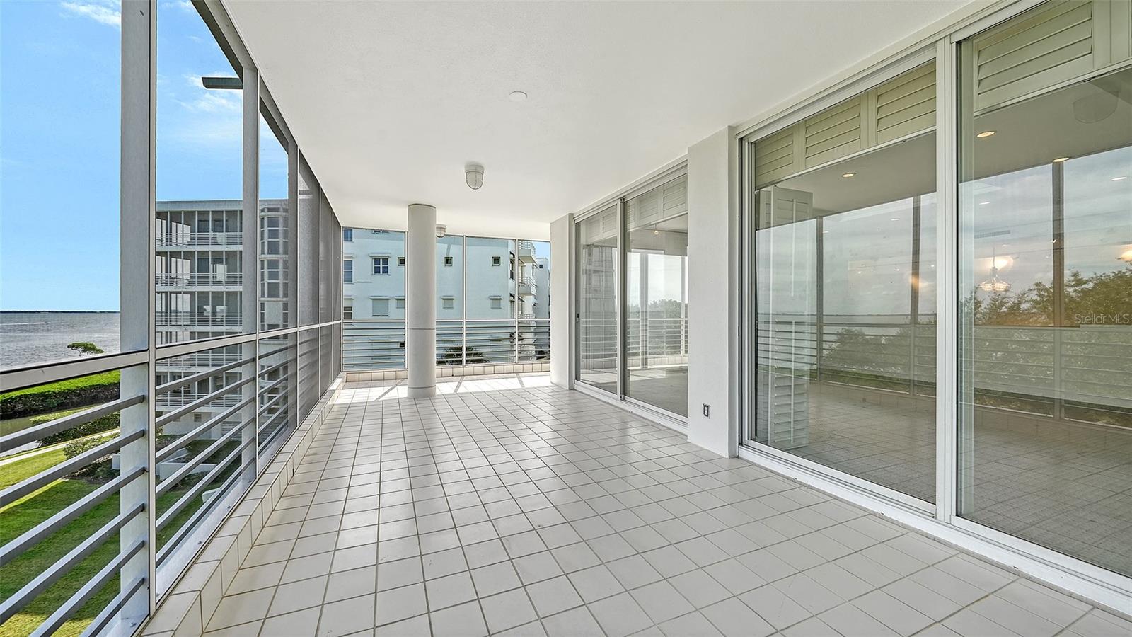 2550 HARBOURSIDE DR #334