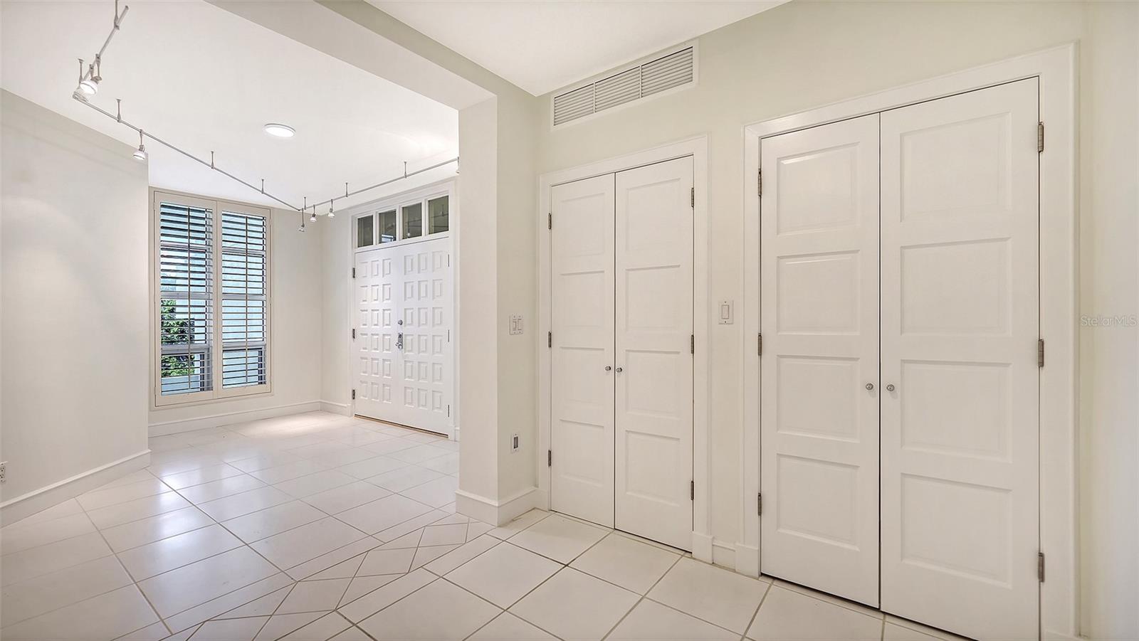 2550 HARBOURSIDE DR #334