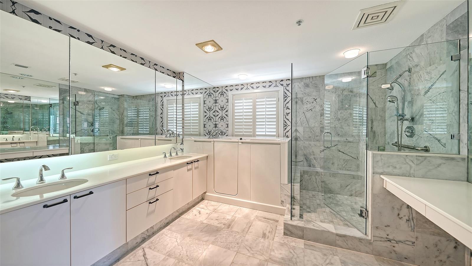 2550 HARBOURSIDE DR #334