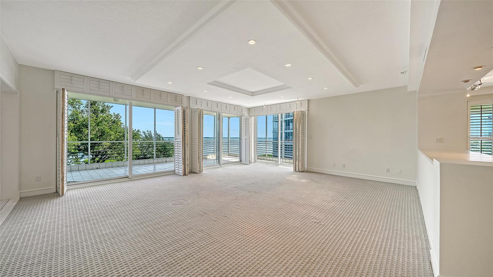 2550 HARBOURSIDE DR #334