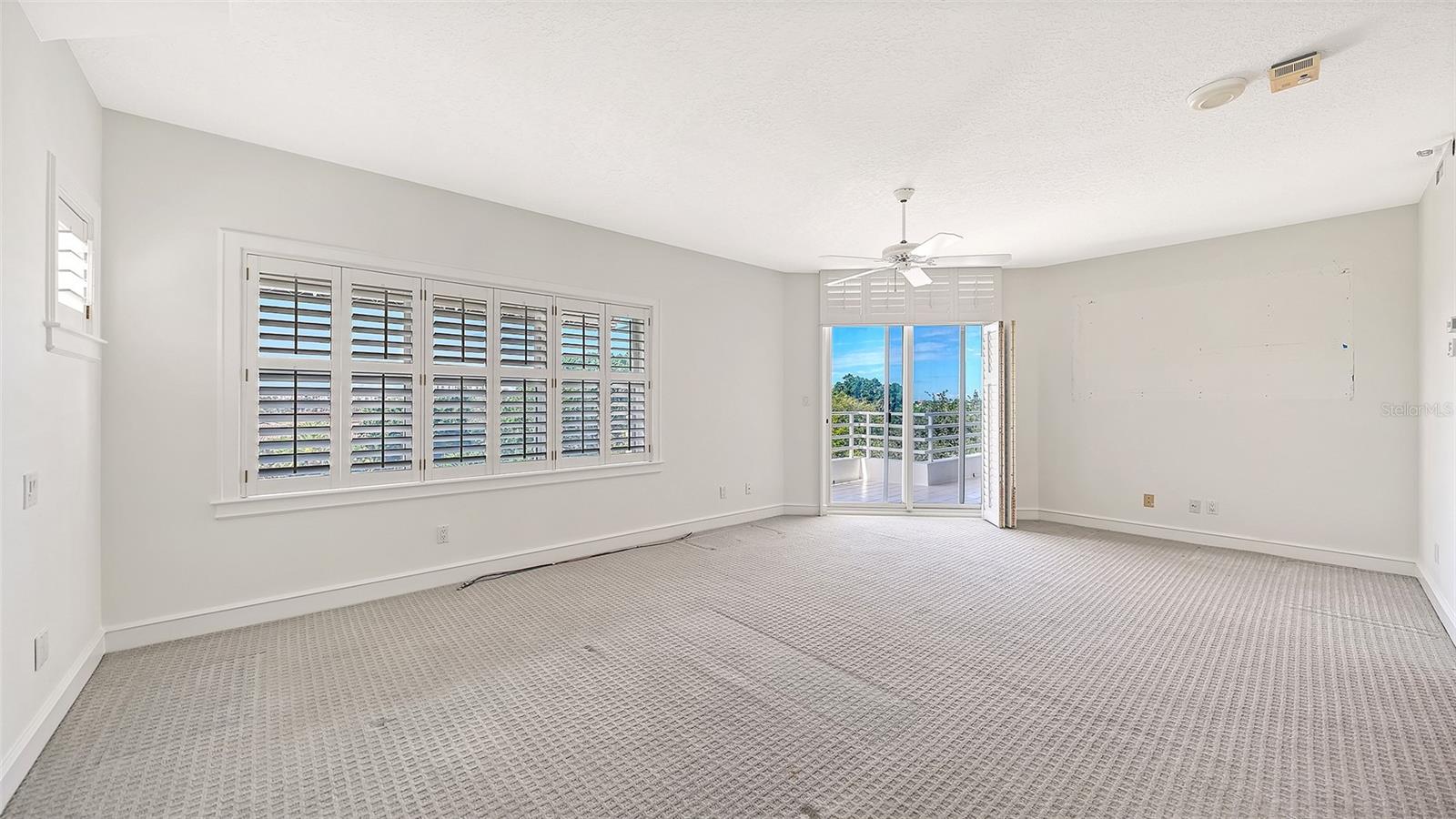 2550 HARBOURSIDE DR #334