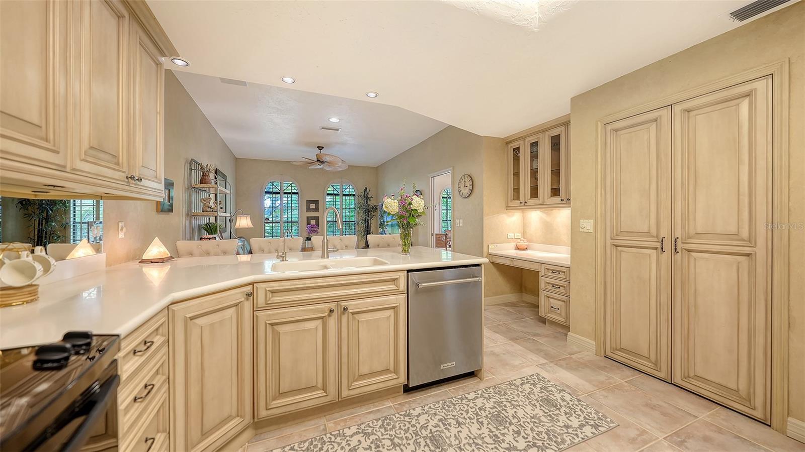 4543 LAS BRISAS LN