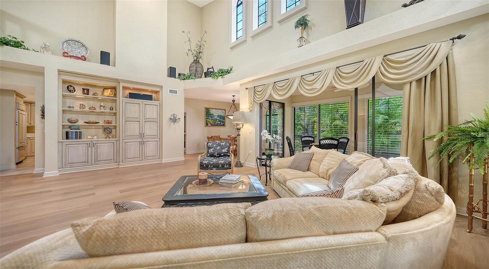 4543 LAS BRISAS LN