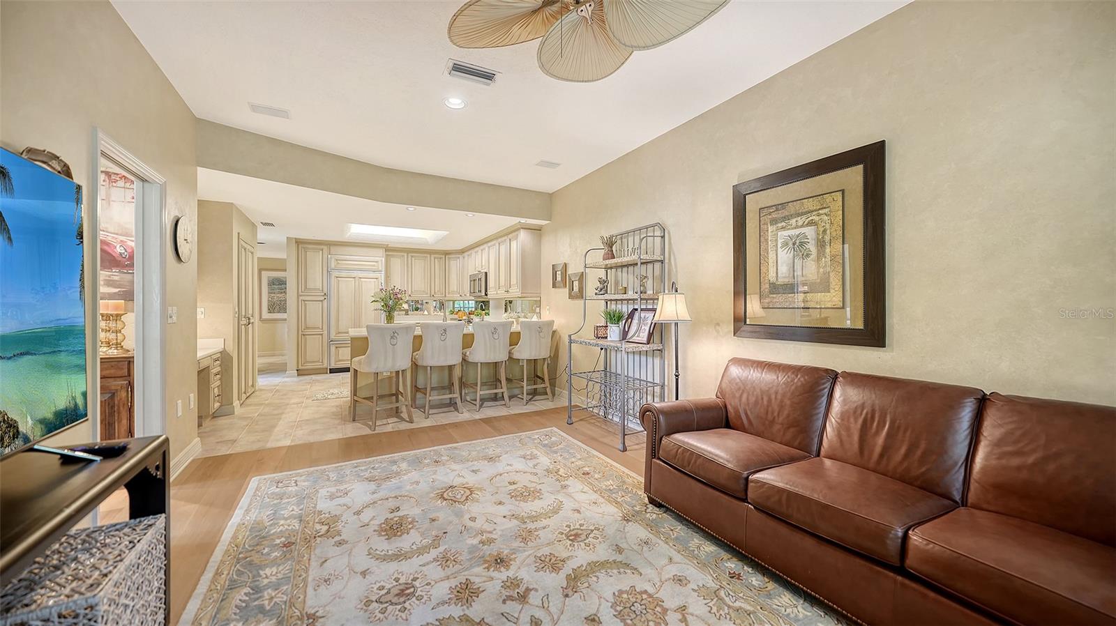 4543 LAS BRISAS LN