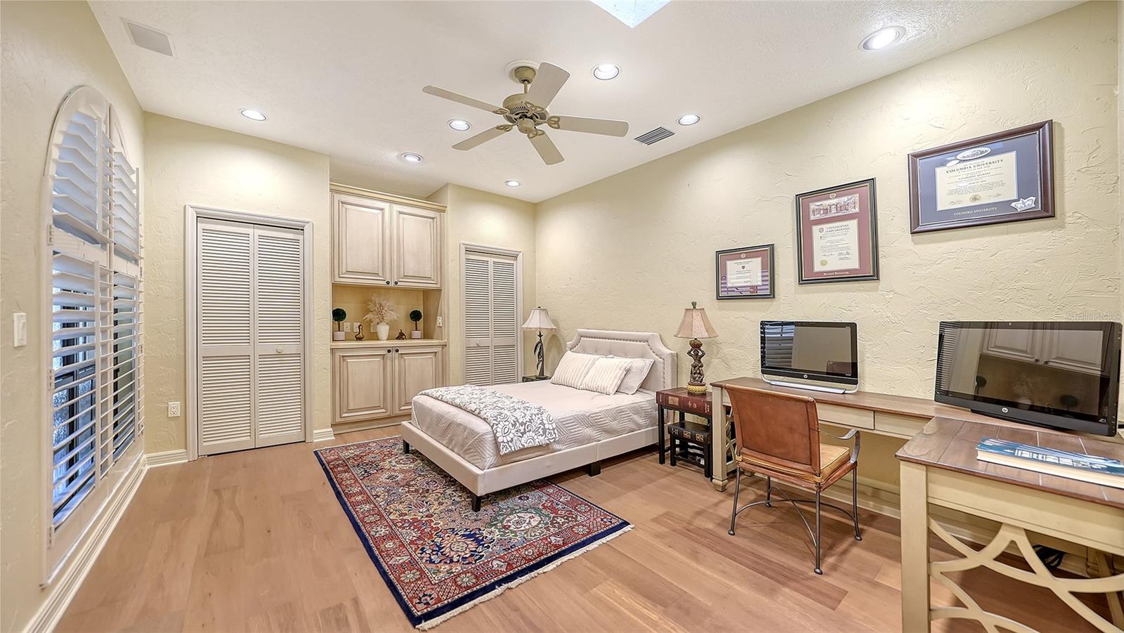 4543 LAS BRISAS LN